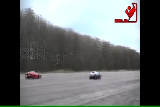 مسابقه سرعت بین فراری و بوگاتی ویرون